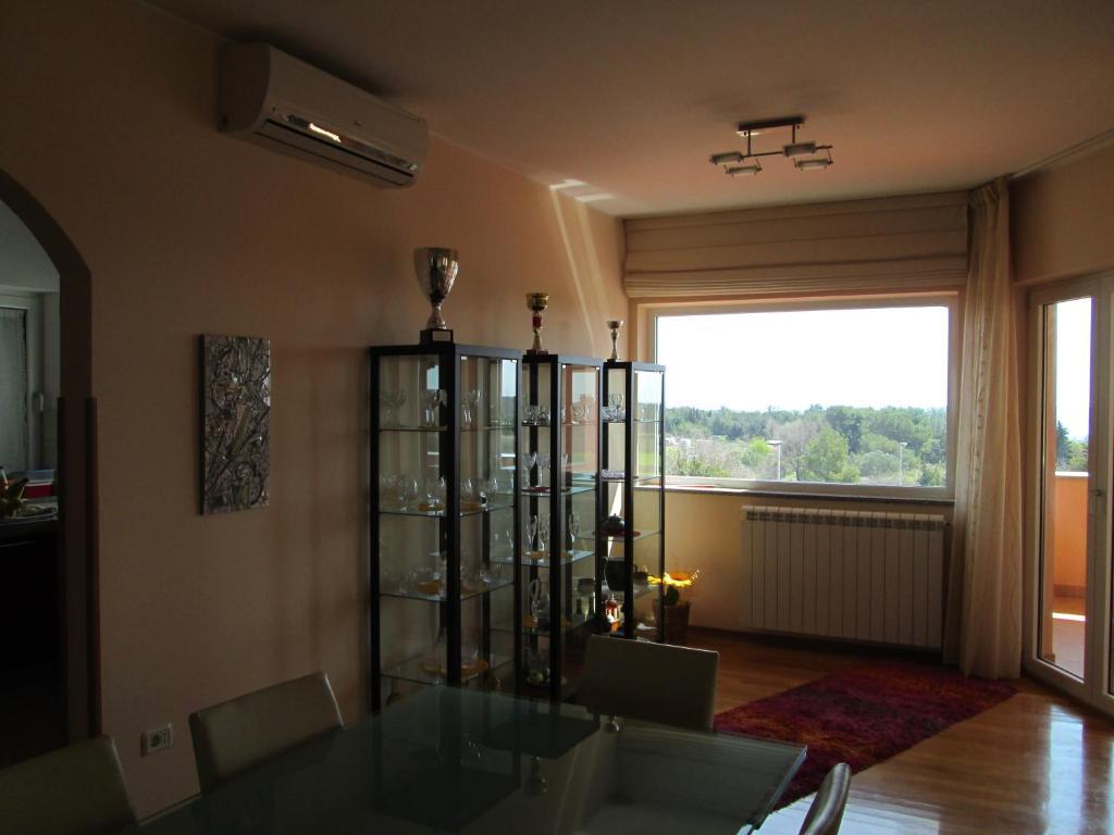 Apartments Villa Fernetich Premantura Rum bild
